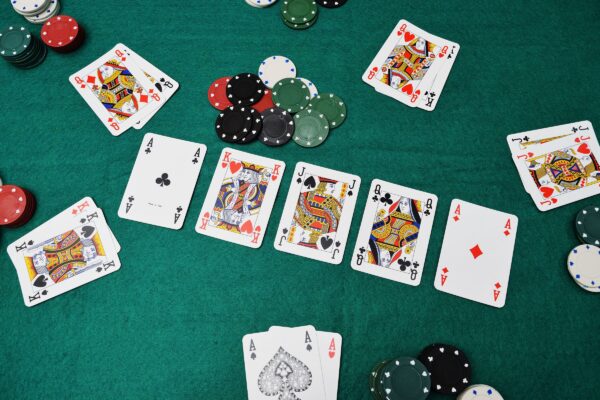 Top88 bật mí mẹo dễ chơi Poker online dễ thắng trên sòng bạc